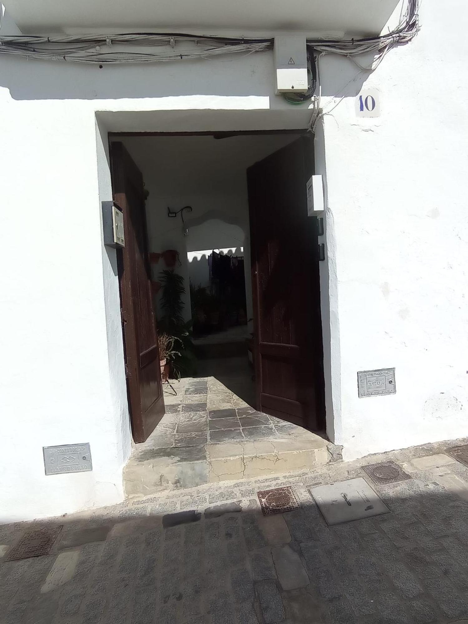 3 Puertas N° 2 Apartamento *